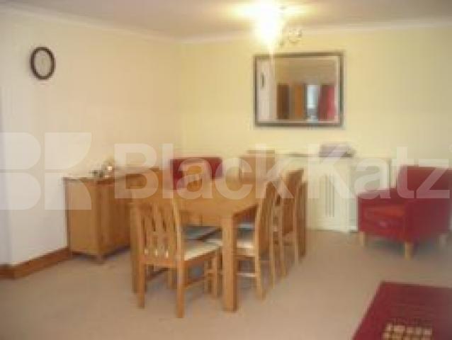 			VIEWINGS ESSENTIAL, 3 Bedroom, 1 bath, 1 reception Apartment			 Gloucester Avenue, CAMDEN NW1